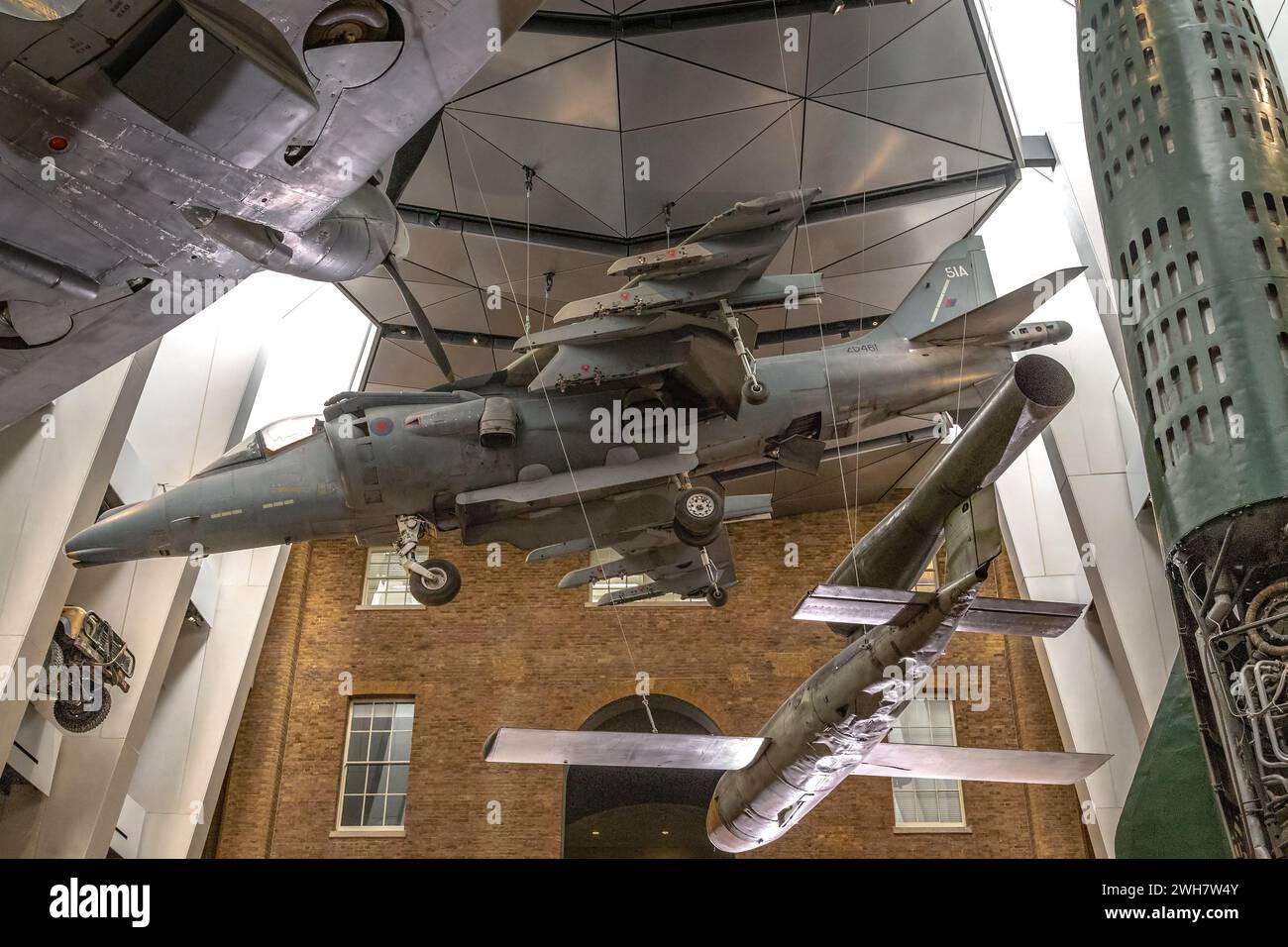 LONDON, GROSSBRITANNIEN - 19. SEPTEMBER 2014: Dies ist eine Ausstellung im Innenhof des Imperial Military Museum. Stockfoto