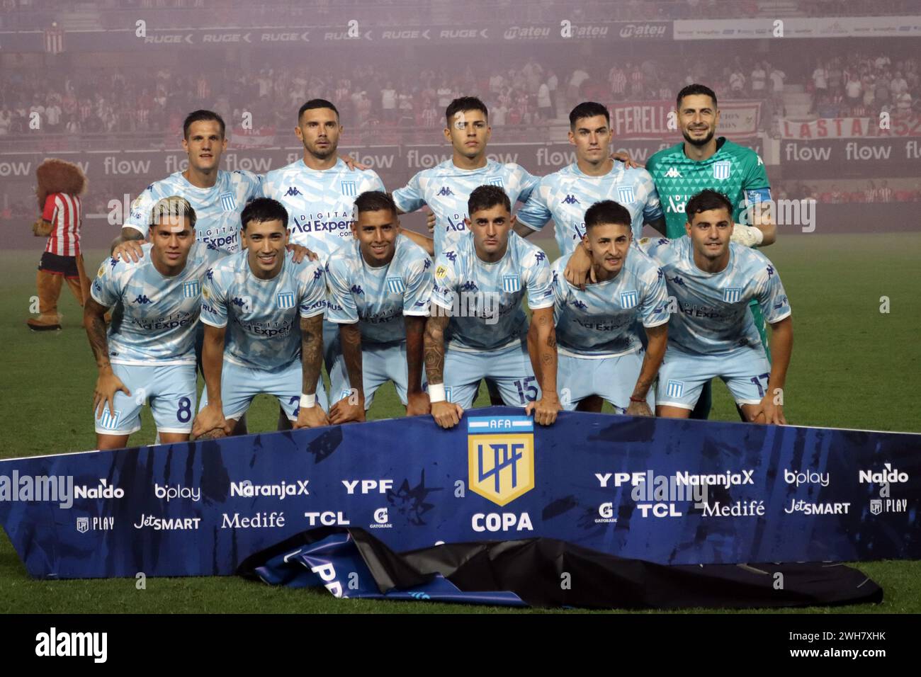 La Plata, Buenos Aires, Argentinien. Februar 2024. Racing Club Team während des Spiels zwischen Estudiantes L.P. und Racing Club. Stockfoto