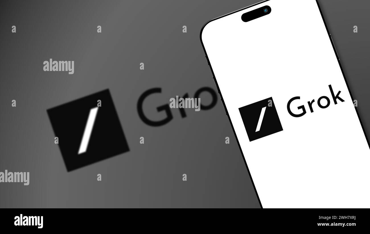 Istanbul, Türkei – 7. Februar 2024: Logo der Marke GROK auf dem Smartphone-Bildschirm. GROK, entwickelt von Elon Musks Firma XAI, ist ein KI-Bot. Illustratives Edito Stockfoto