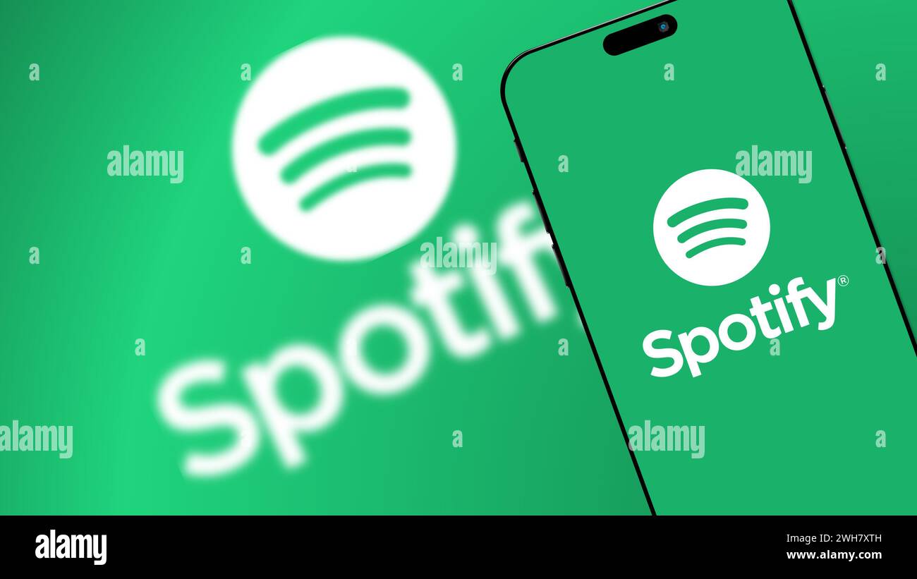 Istanbul, Türkei – 25. Januar 2024: Spotify Markenlogo auf dem Smartphone-Bildschirm. Spotify ist eine weltweit führende Musik-Streaming-Plattform. Illustrationseditor Stockfoto