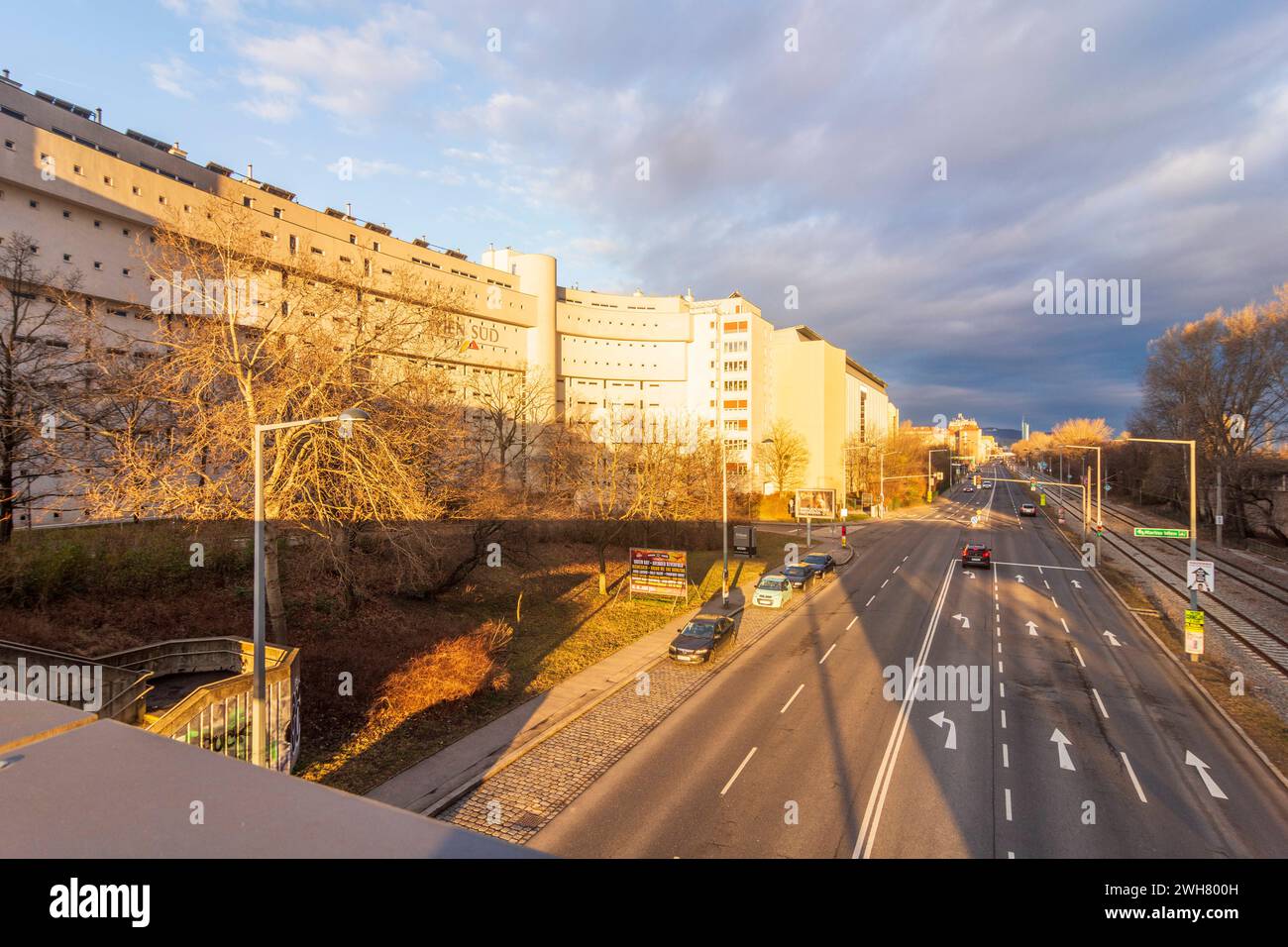 Haus Engerthstraße 257 von Wien Süd Coop, das erste Niedrigenergiehaus im Sozialwohnbau Europas, Straße Handelskai Wien 02. Leopoldstadt Wien Österreich Stockfoto