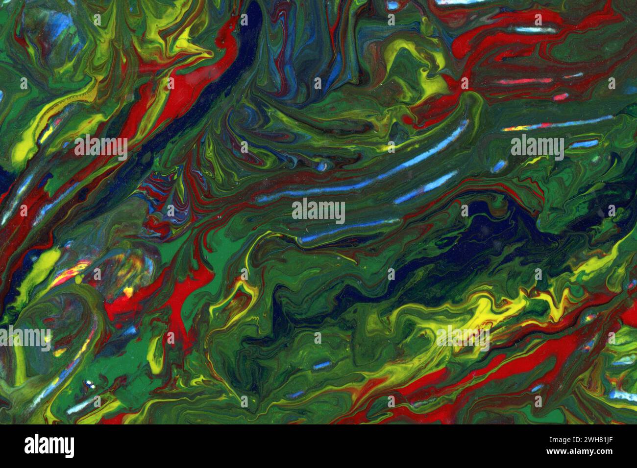 Gemischte Farben. Acrylgießen und Fluid Art. Wirbelnder Marmor-Effekt, bei dem flüssige Acrylfarbe auf einen Leinwandhintergrund gegossen wird. Stockfoto