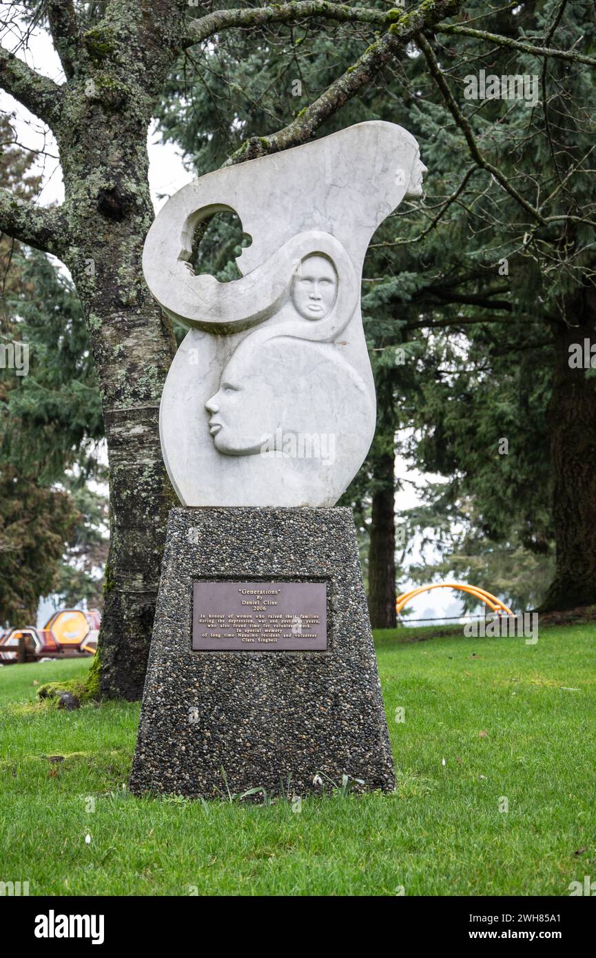 Generationen Skulptur zum Gedenken an ehrenamtliche Frauen während der Depression und des Krieges im Maffeo Sutton Park in Nanaimo, British Columbia, Kanada Stockfoto