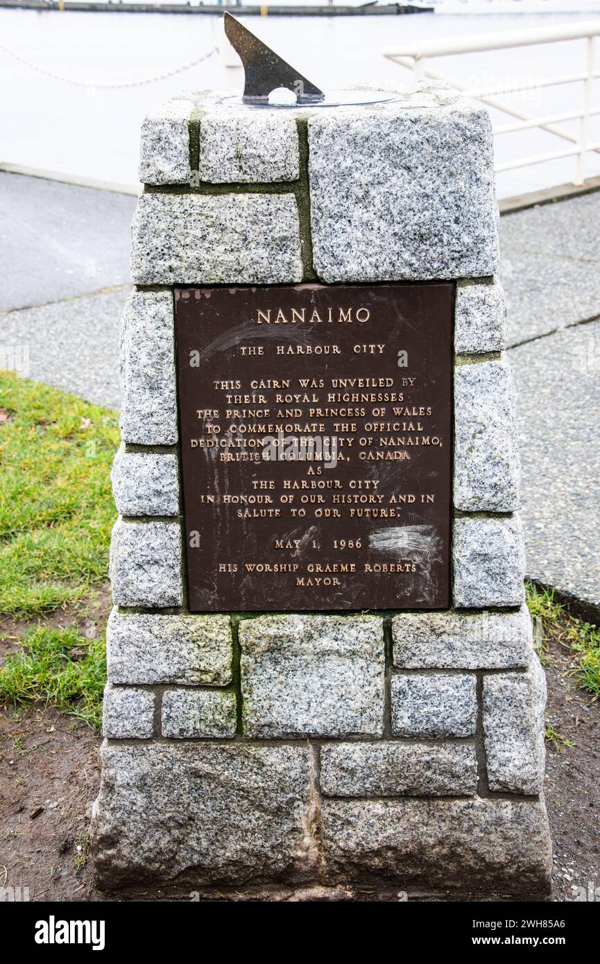 Cairn erinnert an Nanaimo als Hafenstadt im Maffeo Sutton Park in Nanaimo, British Columbia, Kanada Stockfoto