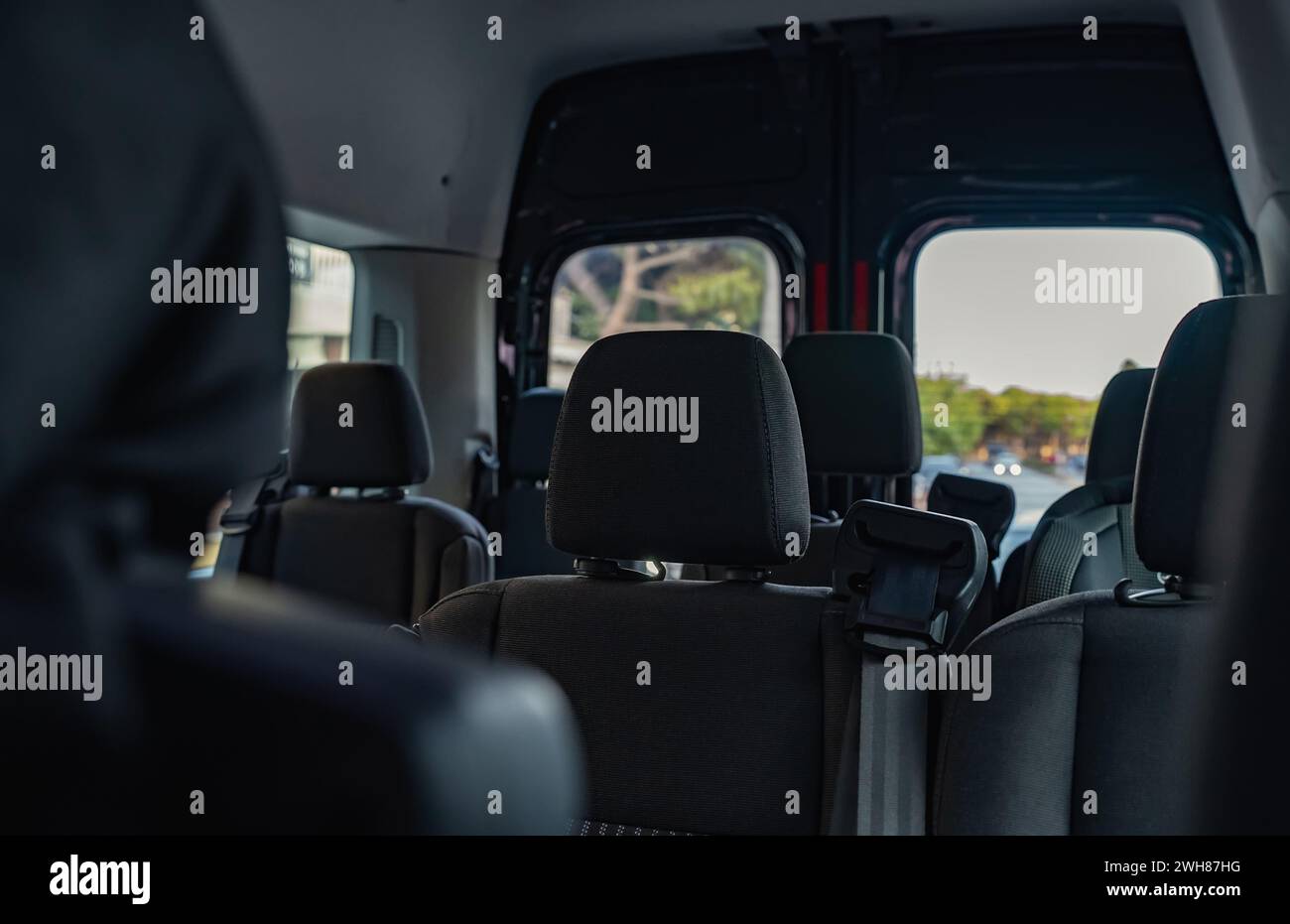 Innenraum mit Sitzen im Kleinbus. Stockfoto