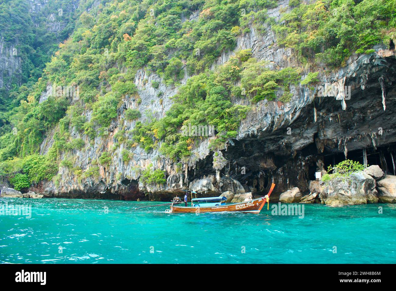 Wikingerhöhle in der Nähe der Insel Phi Phi Stockfoto