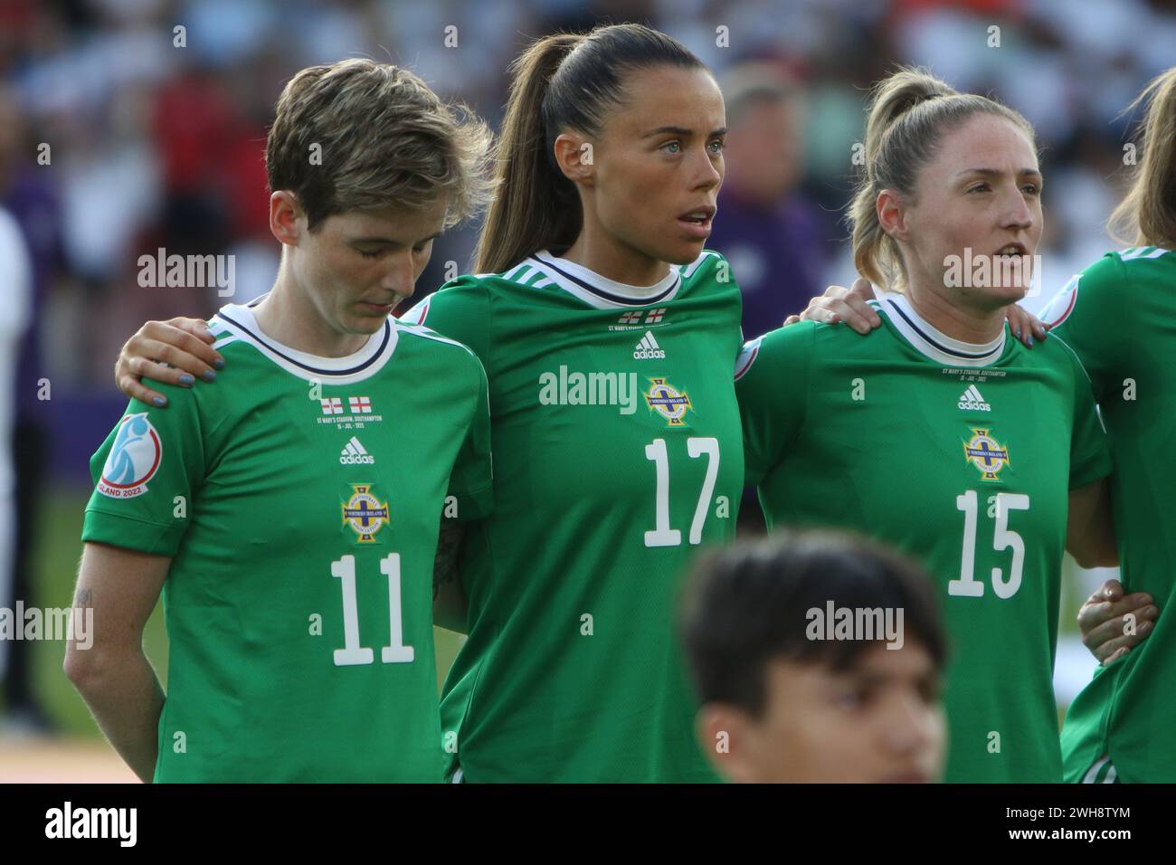 Nationalhymnen England gegen Nordirland UEFA Frauen Euro 15 Juli 2022 St Marys Stadium Southampton Stockfoto