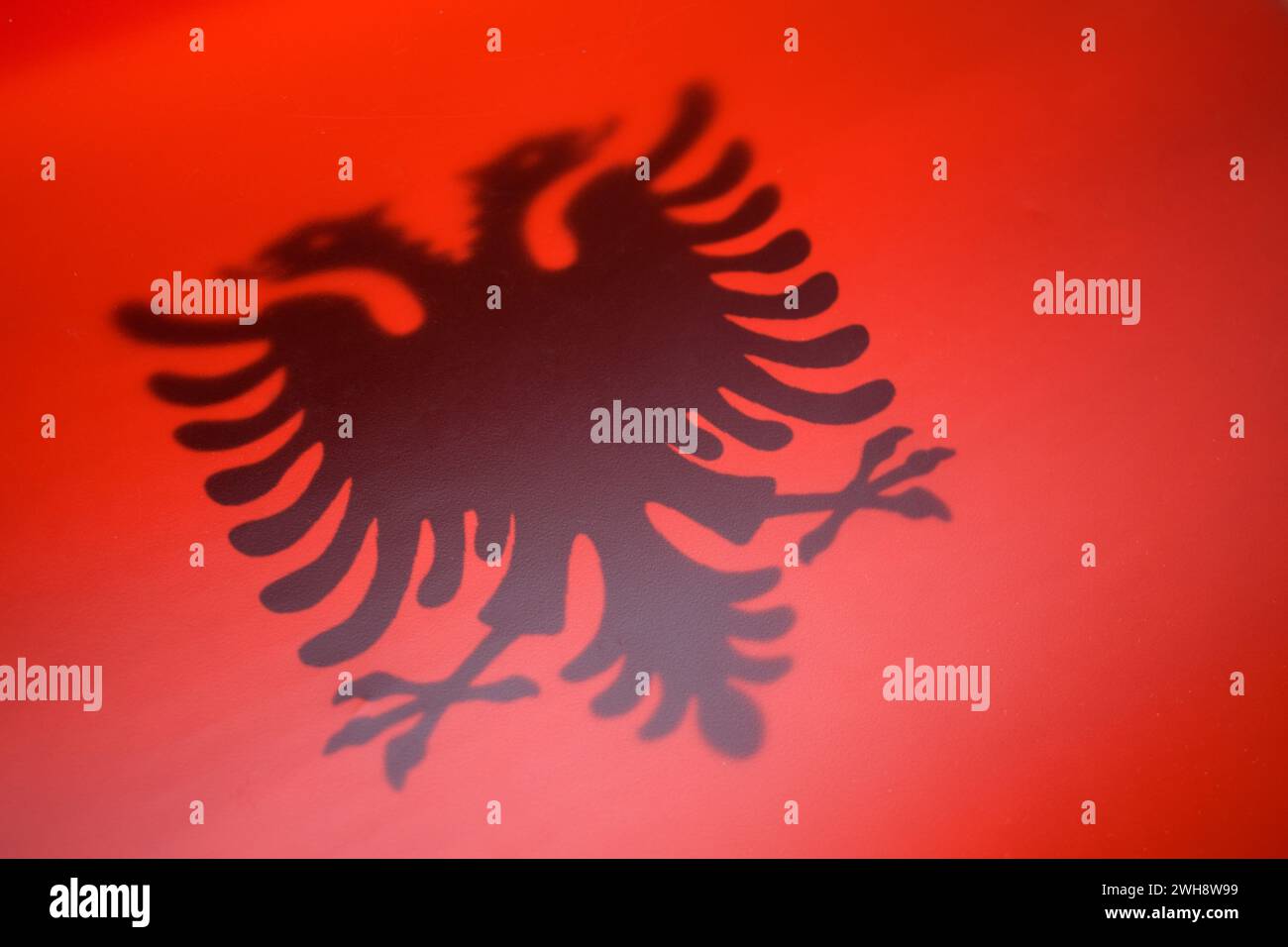 Albanische Flagge Stockfoto