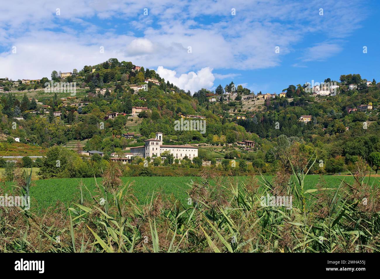 Blick auf das alte Kloster von Astino, Bergamo in Italien Stockfoto