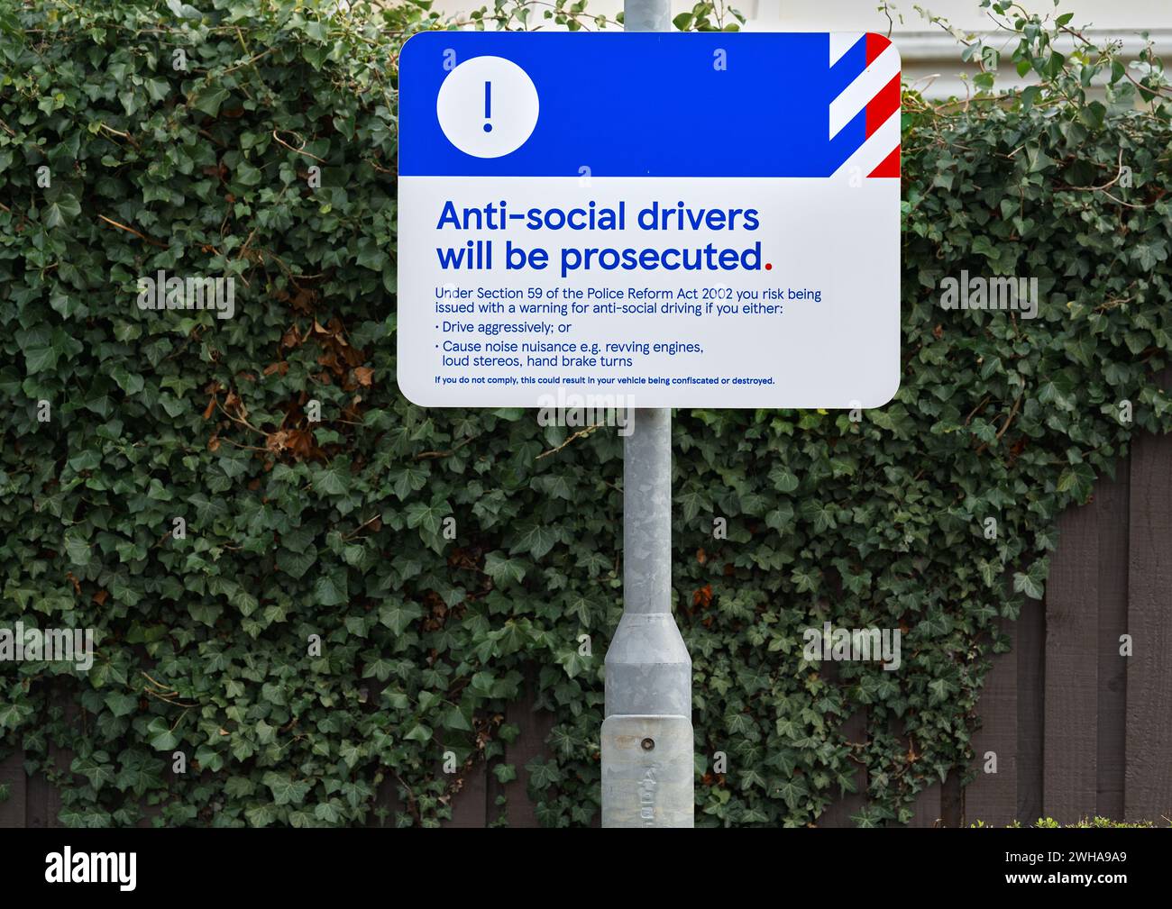 Antisoziale Fahrer werden strafrechtlich verfolgt; auf dem Tesco-Parkplatz in Oakham, England. Stockfoto