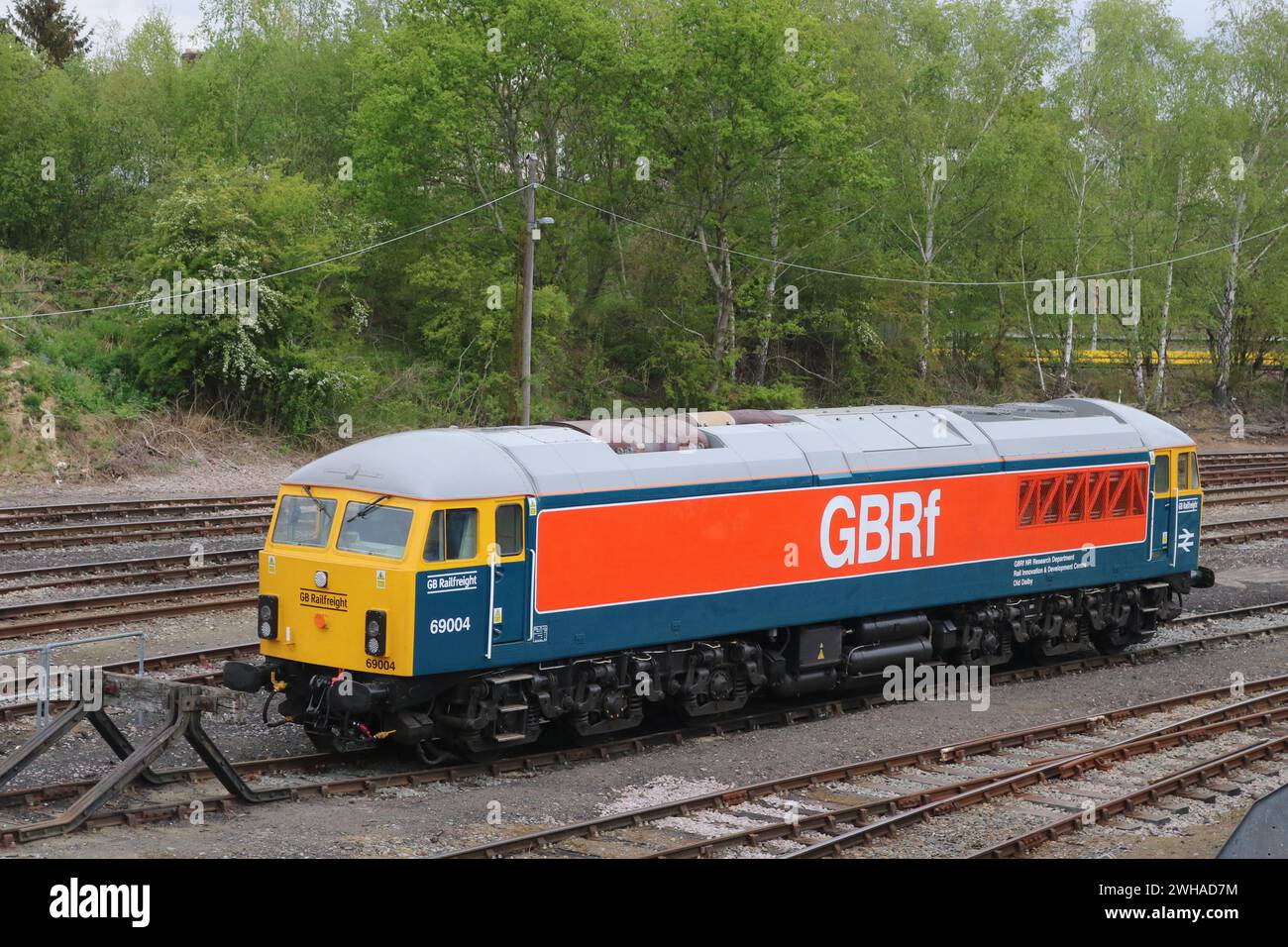 Die GBRf-Klasse 69 Nr. 69004 parkte am 27. April 2022 in Tonbridge West Yard. Stockfoto