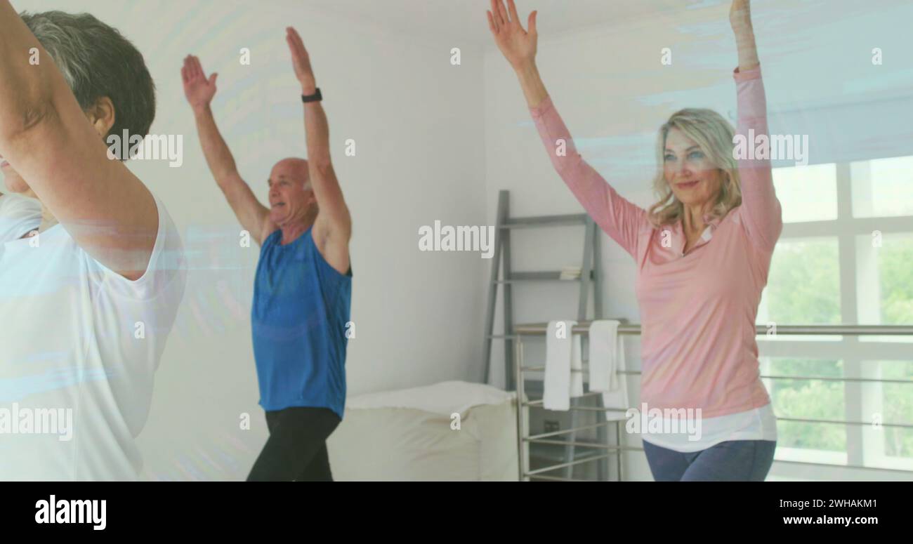 Bild von Formen über verschiedene Gruppen von Senioren, die Sport treiben Stockfoto