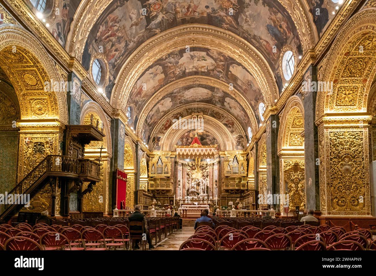 Valletta, Malta - 23. Dezember 2023: Innenansicht der Ko-Kathedrale Saint John in Valletta Stockfoto