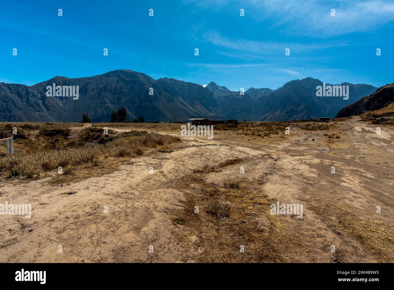 Verlassenes Haus im Hochland in der Nähe des Colca Canyon in Arequipa, Peru Stockfoto