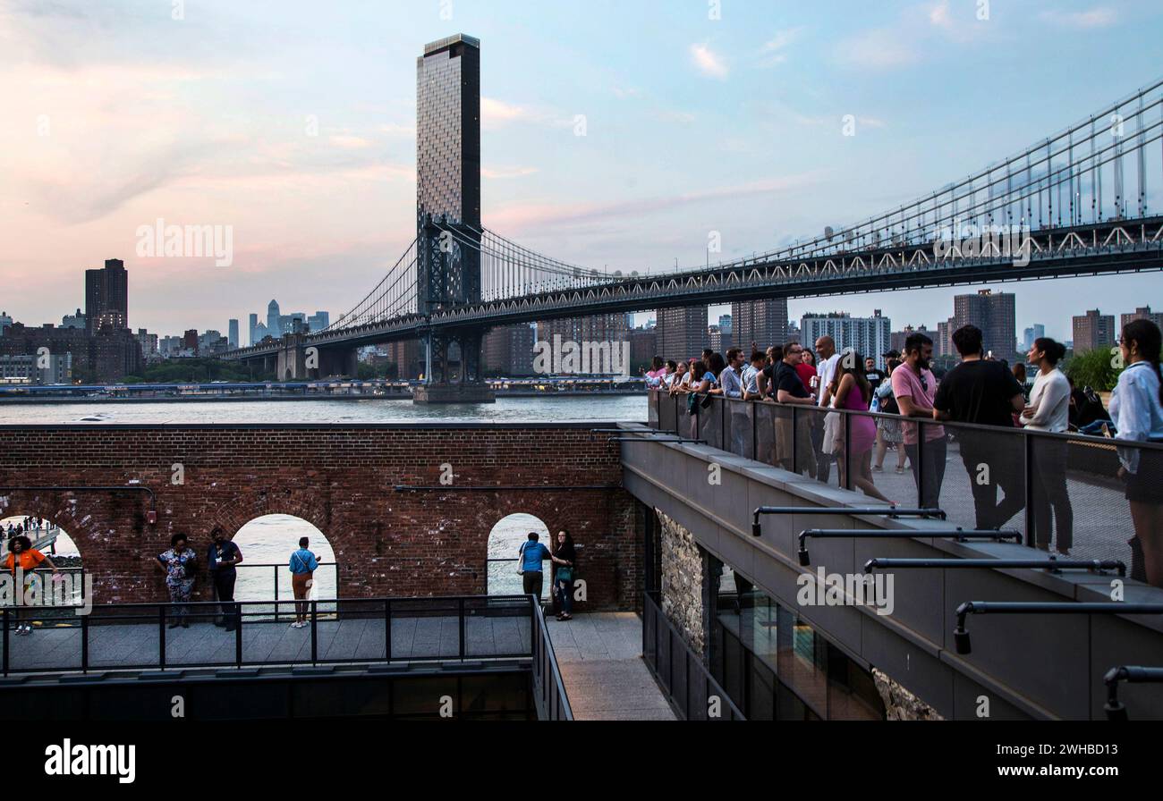New York City: Manhattan Bridge, von Brooklyn Stockfoto
