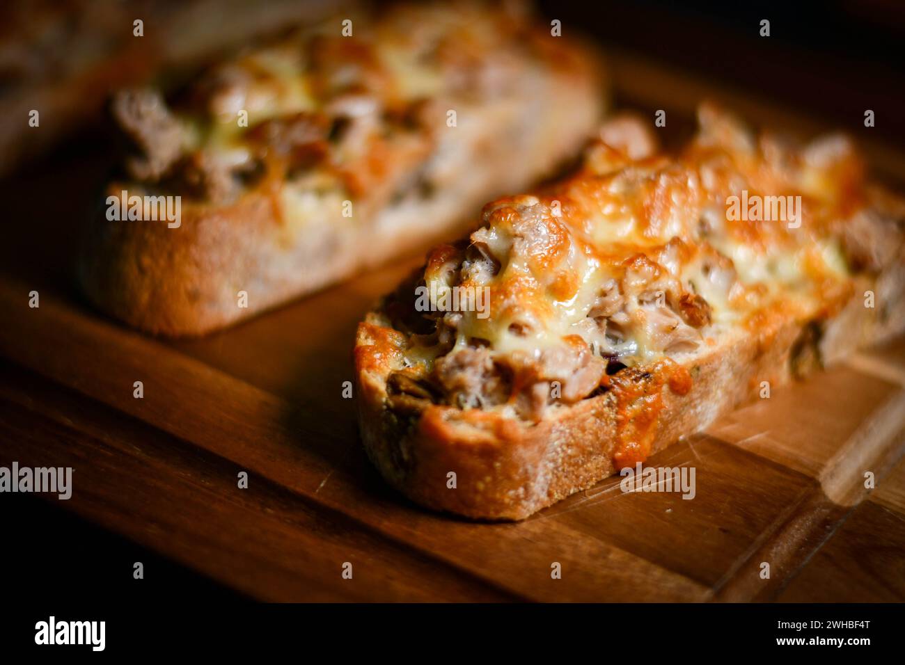 Thunfisch und Käse schmelzen Stockfoto