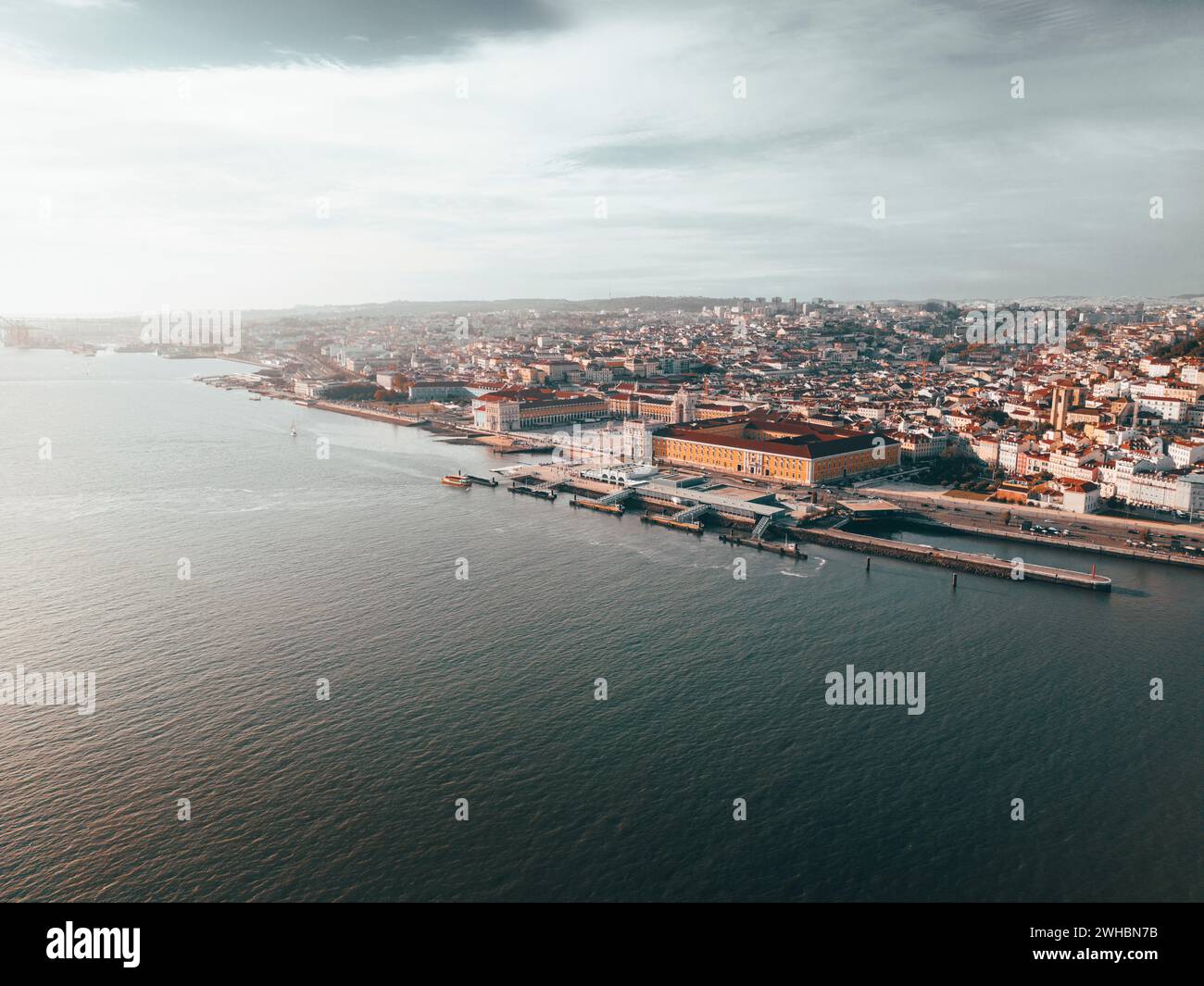 Lissabon Direkt Am Meer Stockfoto