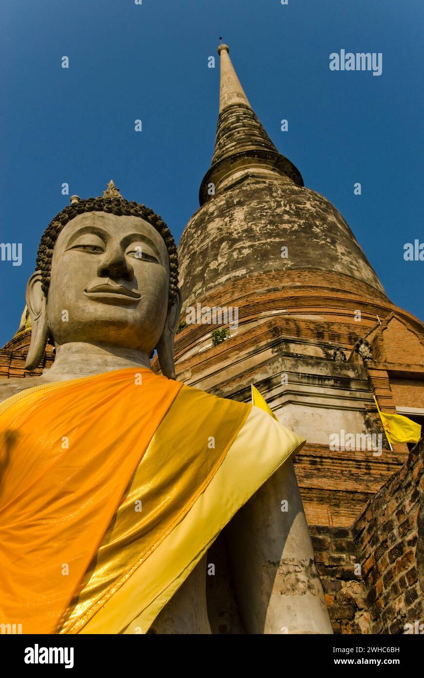 Buddha-Figur im thailändischen Tempel Wat Yai Chai Mongkhon in Ayutthaya Stockfoto