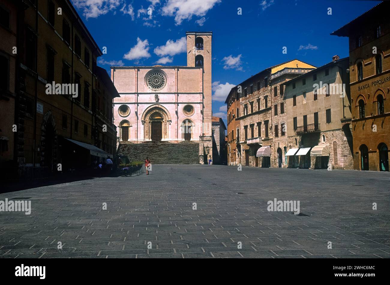 Italien Umbrien Todi Piazza Del Popolo Blick auf die Kathedrale Stockfoto