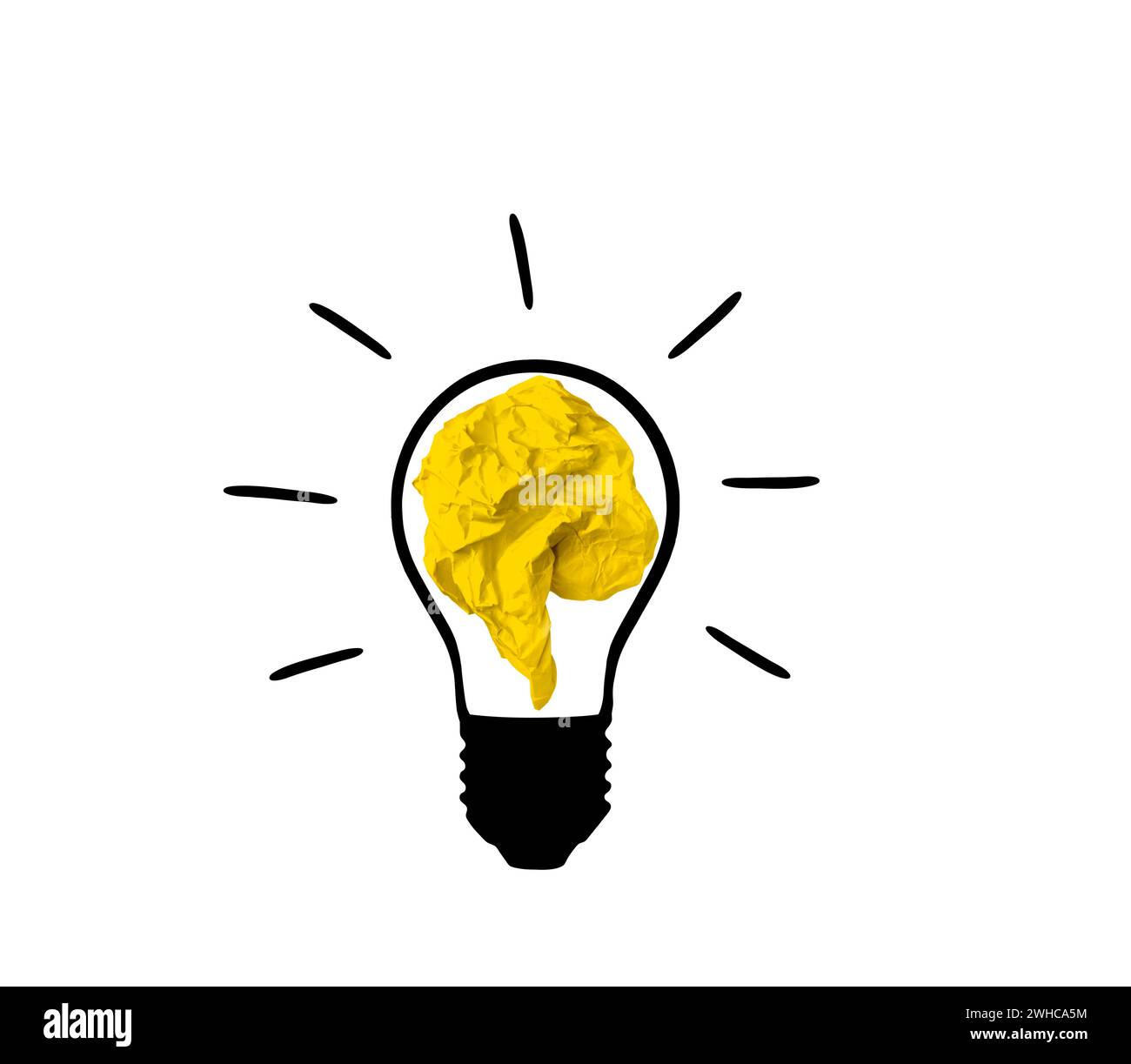 Zerknittertes Papier in einer Glühbirne als Ideenkonzept isoliert auf weißem Hintergrund Stockfoto