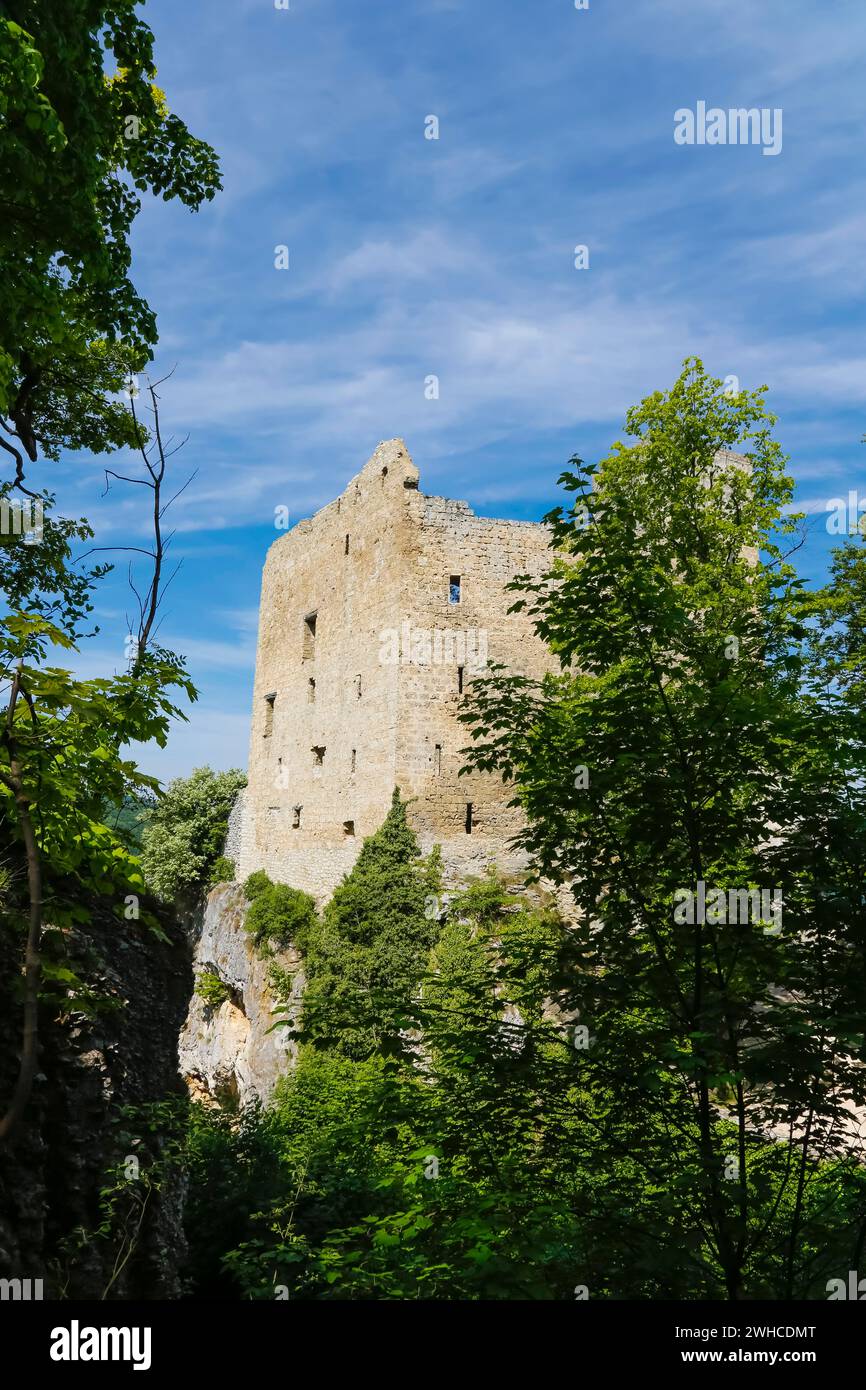 Ruine Reussenstein, Ruine einer Felsenburg oberhalb Neidlingen, Fels oberhalb des Neidlinger Tals, Ministerialburg der Teckherrschaft Neidlingen Stockfoto