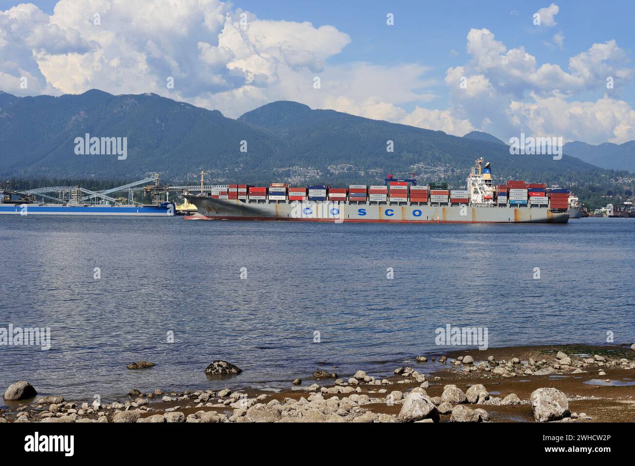 Containerschiff, Burrard Inlet, Vancouver, British Columbia, Kanada Stockfoto