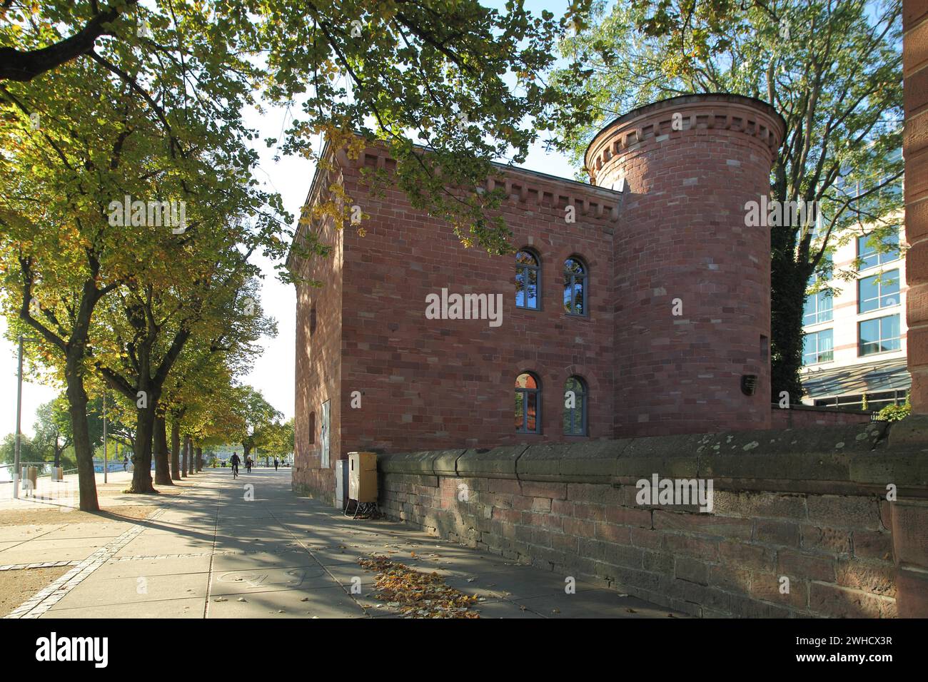 Historisches Fort Malakoff, Stadtbefestigung, Turm, Rheinufer, Altstadt, Mainz, Rhein-Hessen-Region, Rheinland-Pfalz, Deutschland Stockfoto