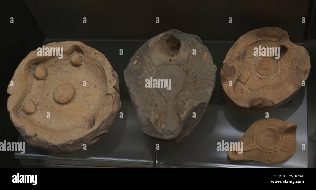 Formen für römische Tonöllampen. Ton. 2.-3. Jahrhundert n. Chr. Aus verschiedenen Provenienzen. Nationales Archäologisches Museum. Sofia. Bulgarien. Stockfoto