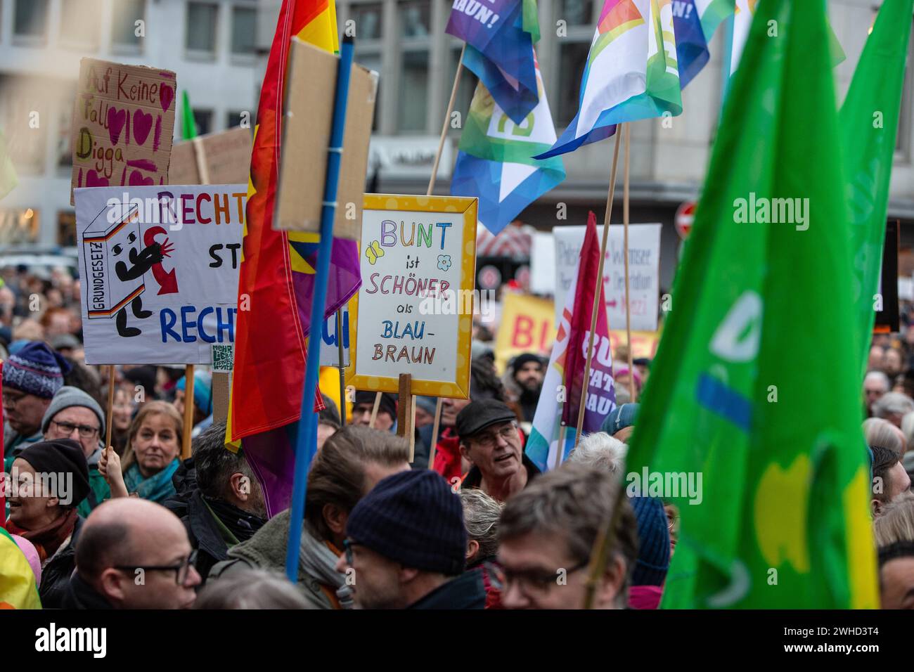 Demonstration "Never Again is now" der Allianz gegen Rechtsextremismus in der Metropolregion Nürnberg am 3. Februar 24 auf der Stockfoto