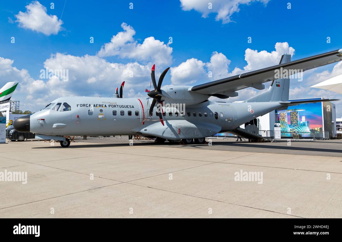 Portugiesische Luftwaffe EADS Casa C295M Militärtransportflugzeug auf der Berliner ILA. Deutschland - 27. April 2018 Stockfoto