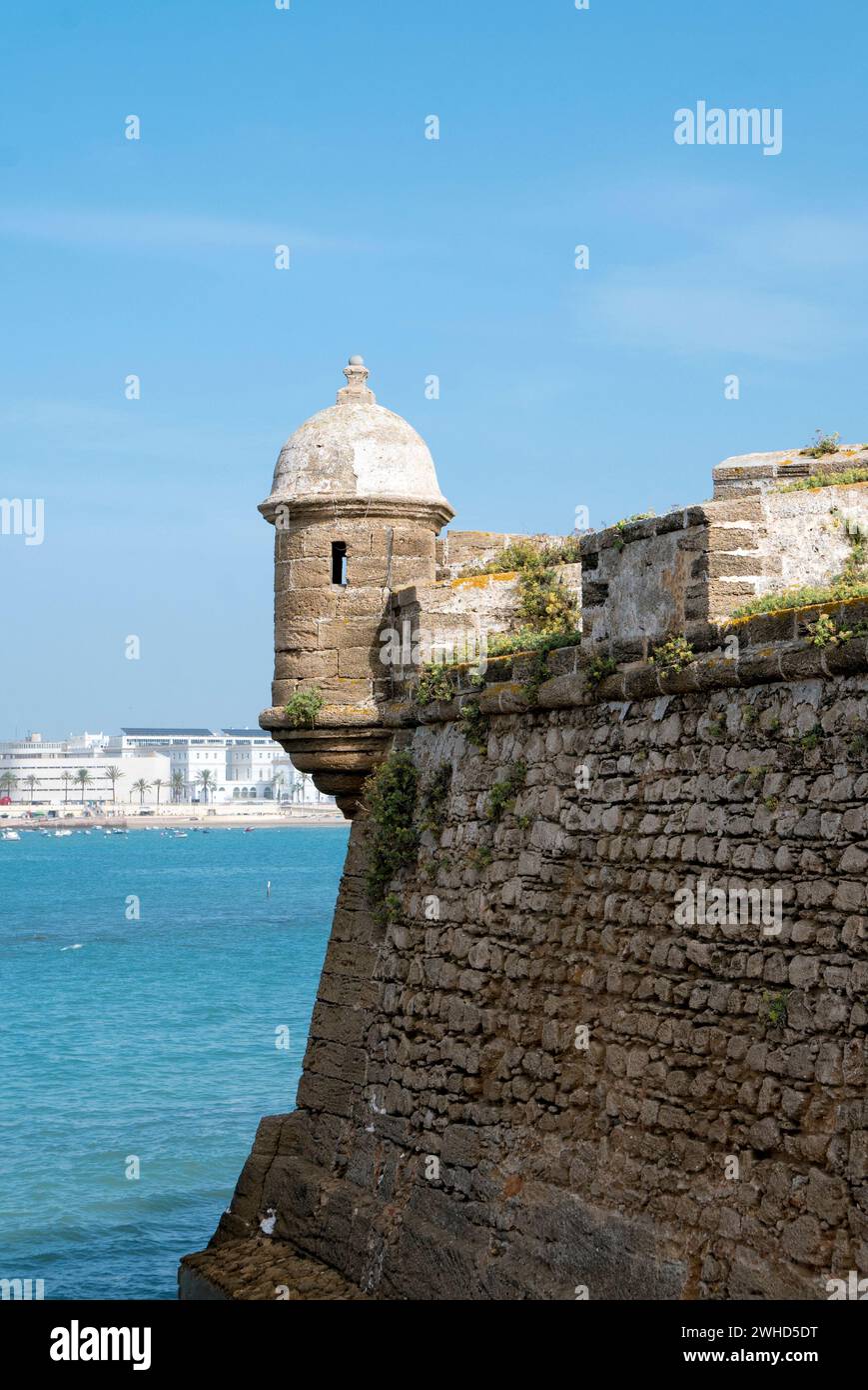 Ozean, Mauer und Fort Santa Catarina Fort, Cádiz SPANIEN Stockfoto