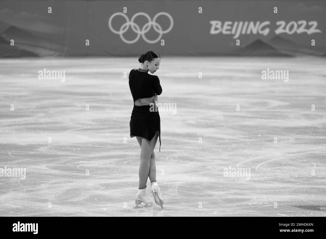 6. FEBRUAR 2022 - Peking, China: Nicole Schott vom Team Germany skatet ihr Kurzprogramm der Frauen im Single Skating im Rahmen des Eiskunstlauf-Teams EV Stockfoto