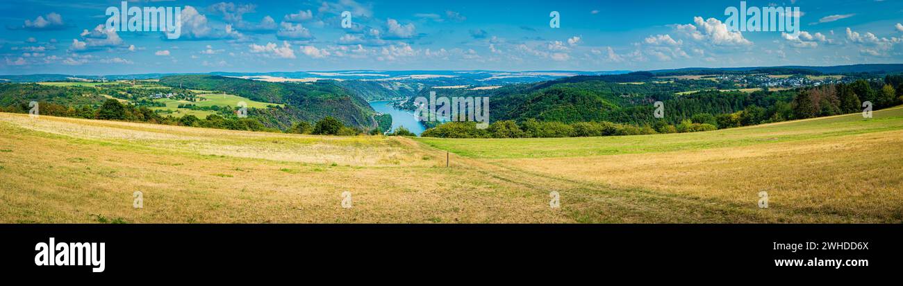 Mittelrhein zwischen St. Aussichtspunkt Goar und Hirzenach bei Rheinbay, benannt nach Edgar Reitz, der Szenen aus seiner Heimattrilogie hier in Rheinland-Pfalz filmte Stockfoto