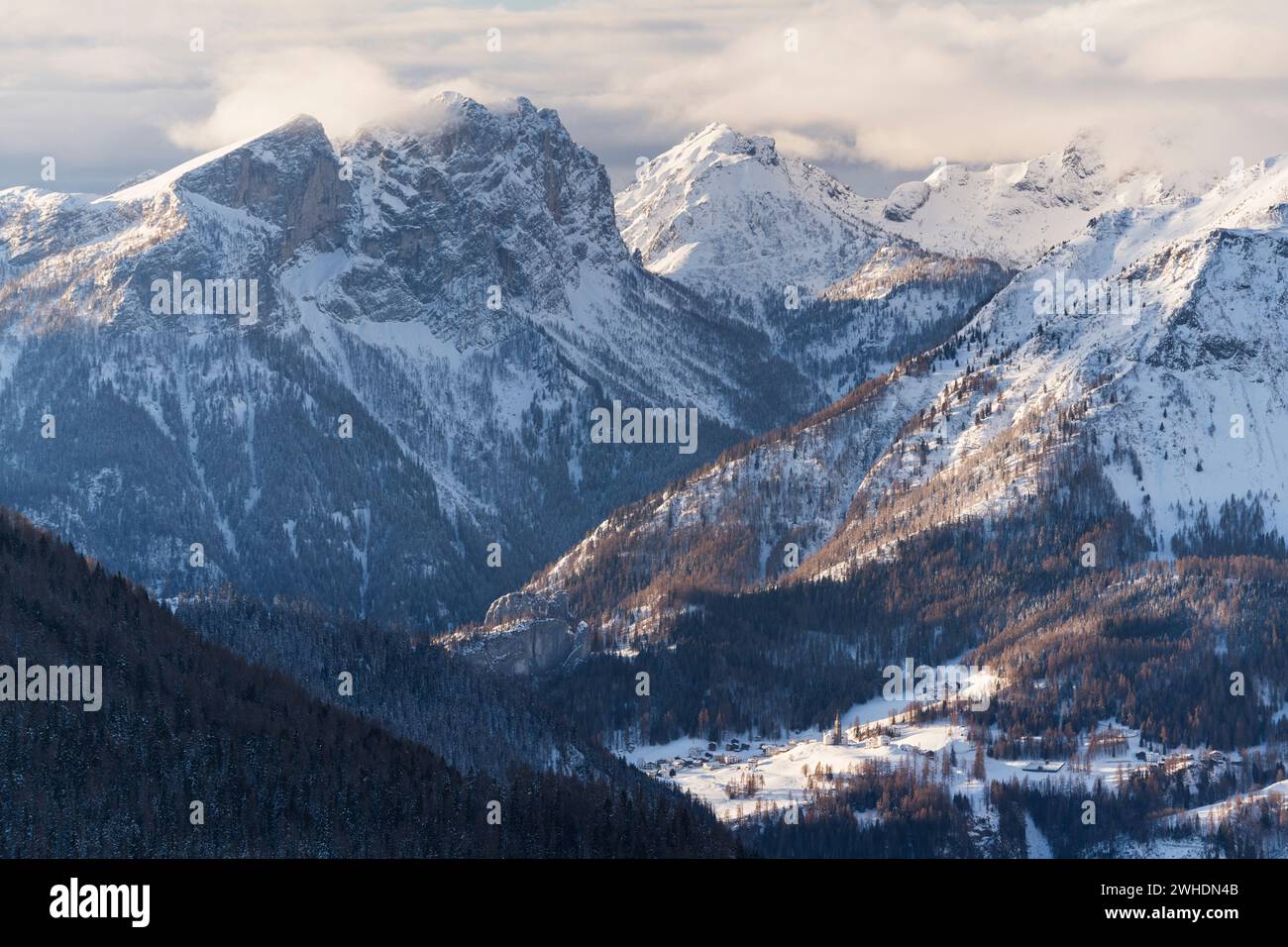 Blick vom Valparola Pass nach Laste, Veneto, Italien Stockfoto