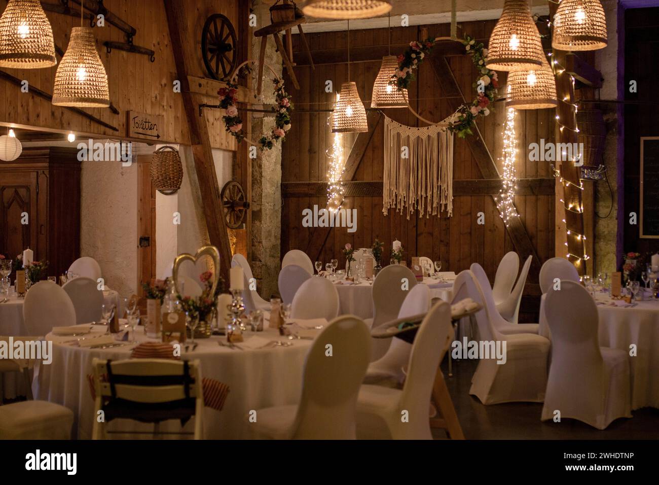 Scheune als Hochzeitsort, Dekoration, Boho Stockfoto