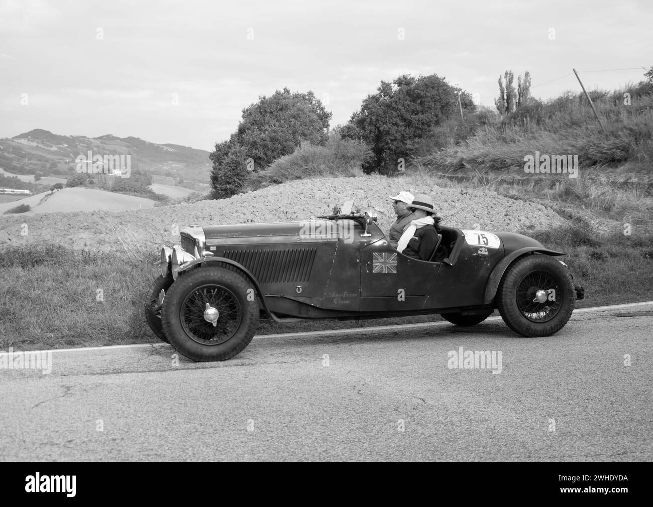 Tavoleto , Italien - Sept. 16–2023: Bentley Derby Sport 1937 in coppa nuvolari Old Racing Stockfoto