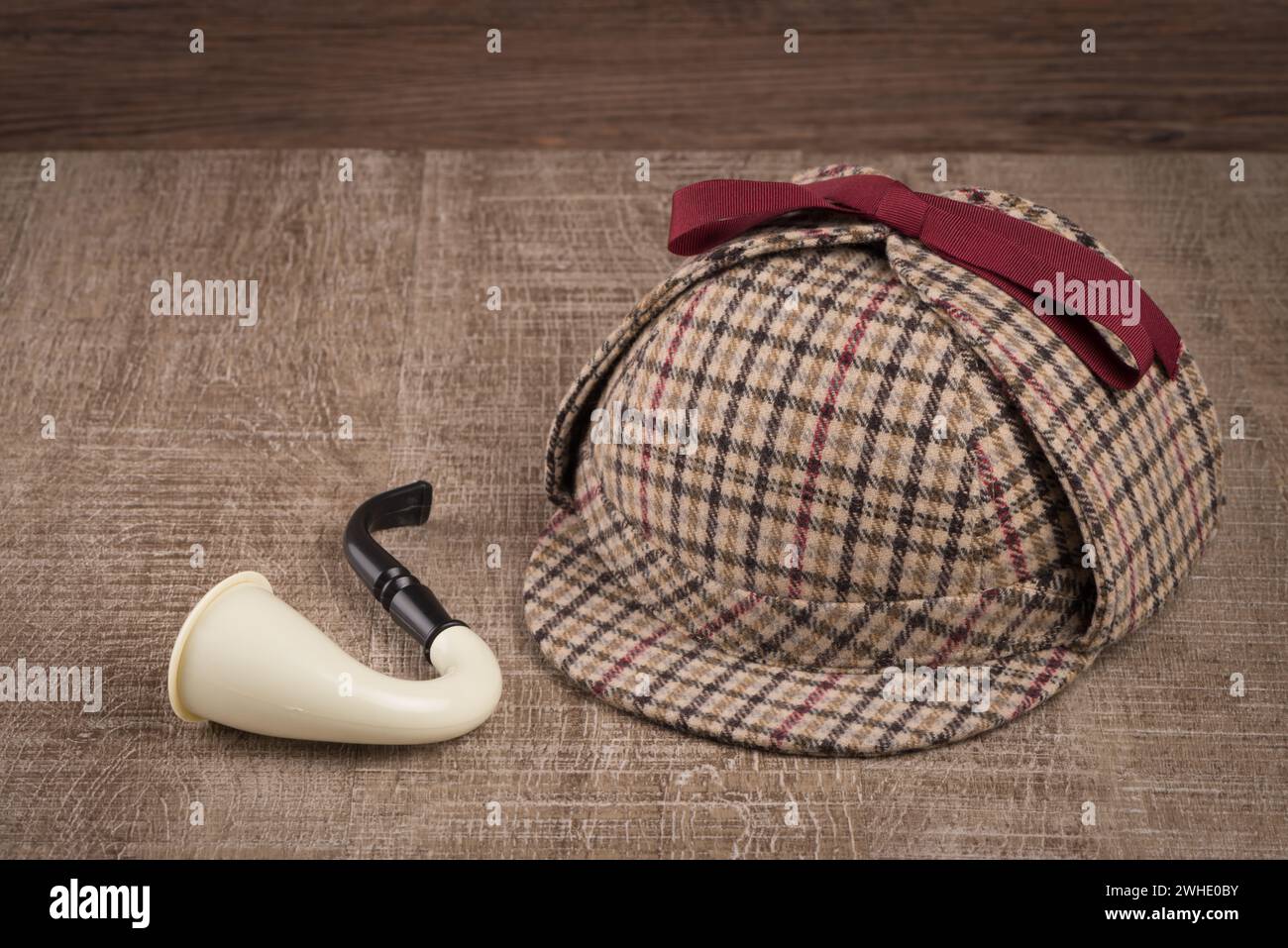 Sherlock hat und Tabakpfeife Stockfoto