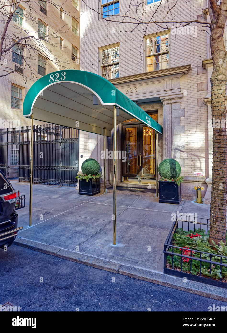 823 Park Avenue, Teil des Upper East Side Historic District, wurde von Pickering & Walker entworfen und 1911 fertiggestellt. Stockfoto