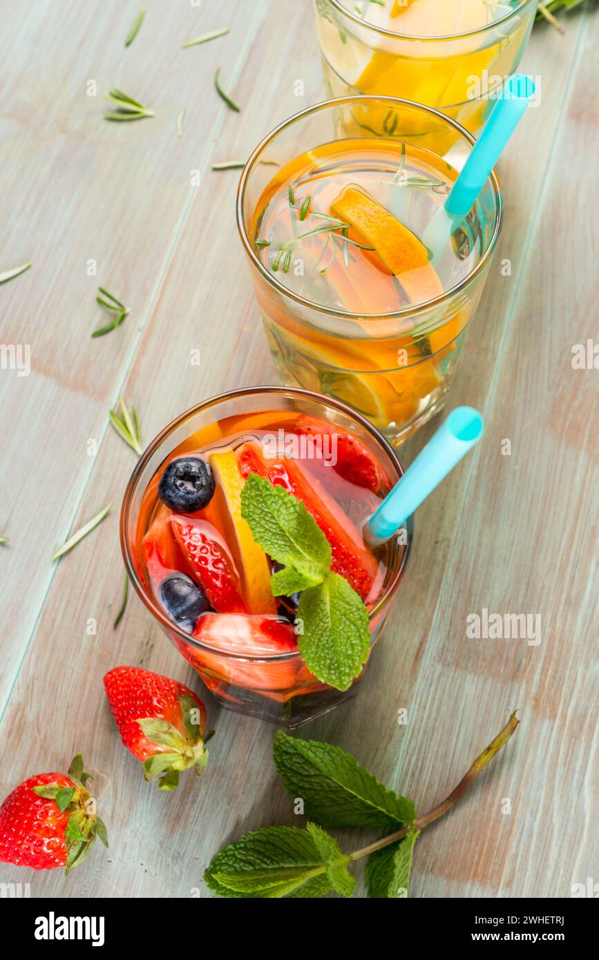 Detox-Wassercocktails Stockfoto