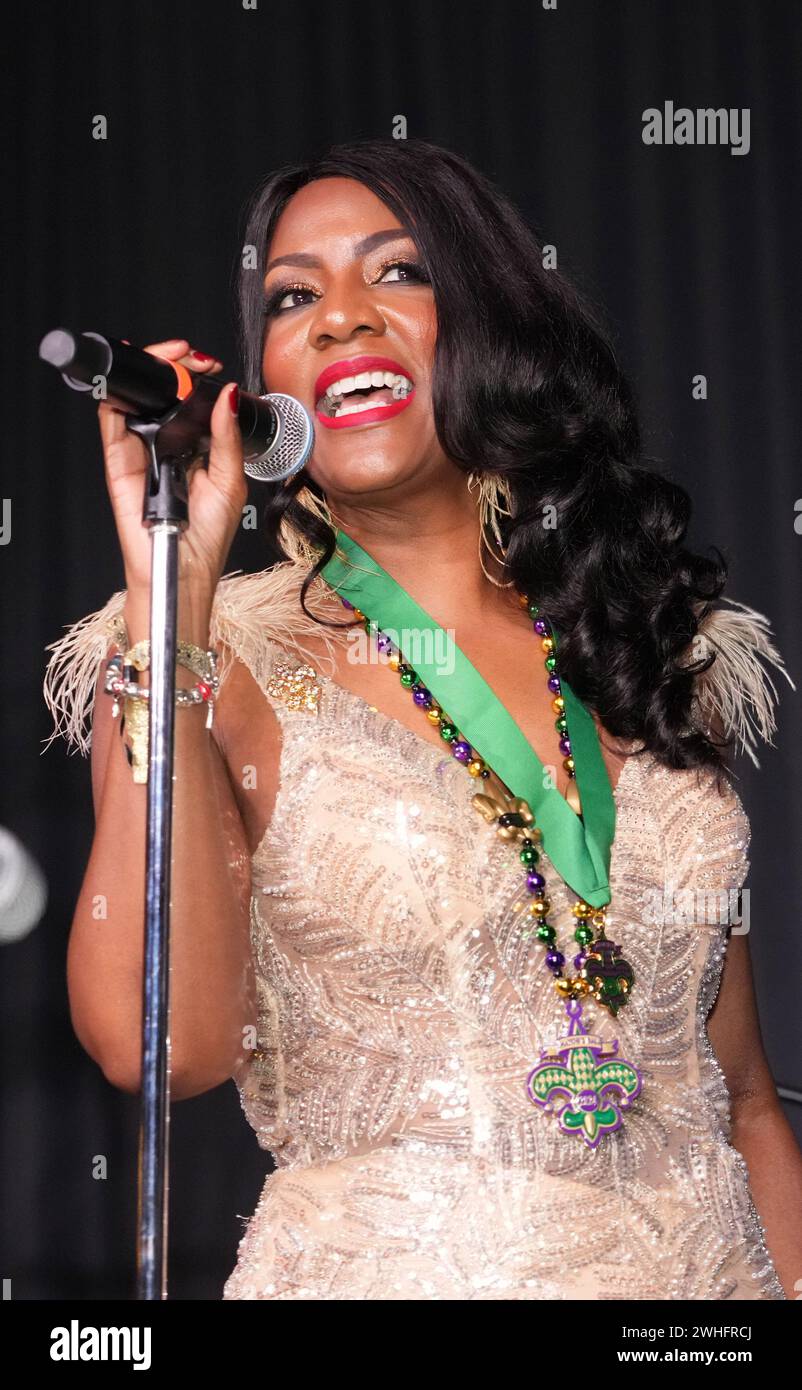 St. Louis, Usa. Februar 2024. St. Louis Bürgermeisterin Tishaura O. Jones kommentiert ihre Kommentare auf der Bühne während des Mardi Gras Balls des Bürgermeisters in der Union Station in St. Louis am Freitag, 9. Februar 2024. Foto: Bill Greenblatt/UPI Credit: UPI/Alamy Live News Stockfoto