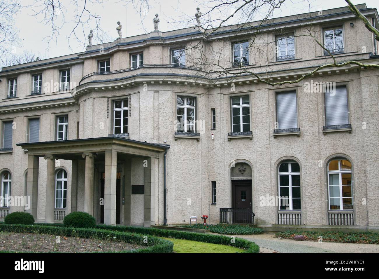 In dieser Villa am Berliner Wannsee fand im Januar 1942 die Wannsee-Konferenz statt Stockfoto