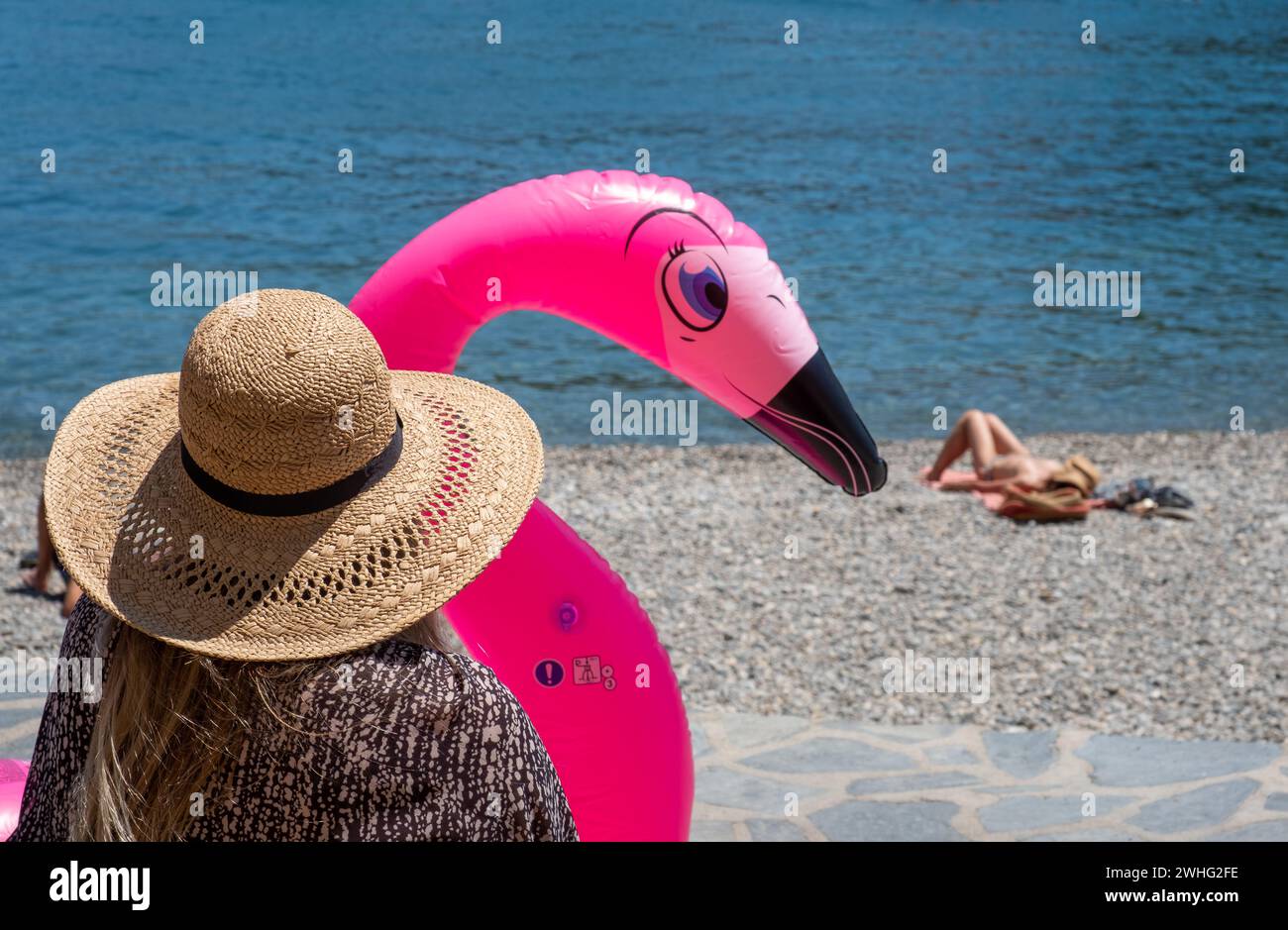 französischer Strand mit insolitem Humor Sommerurlaub Stockfoto