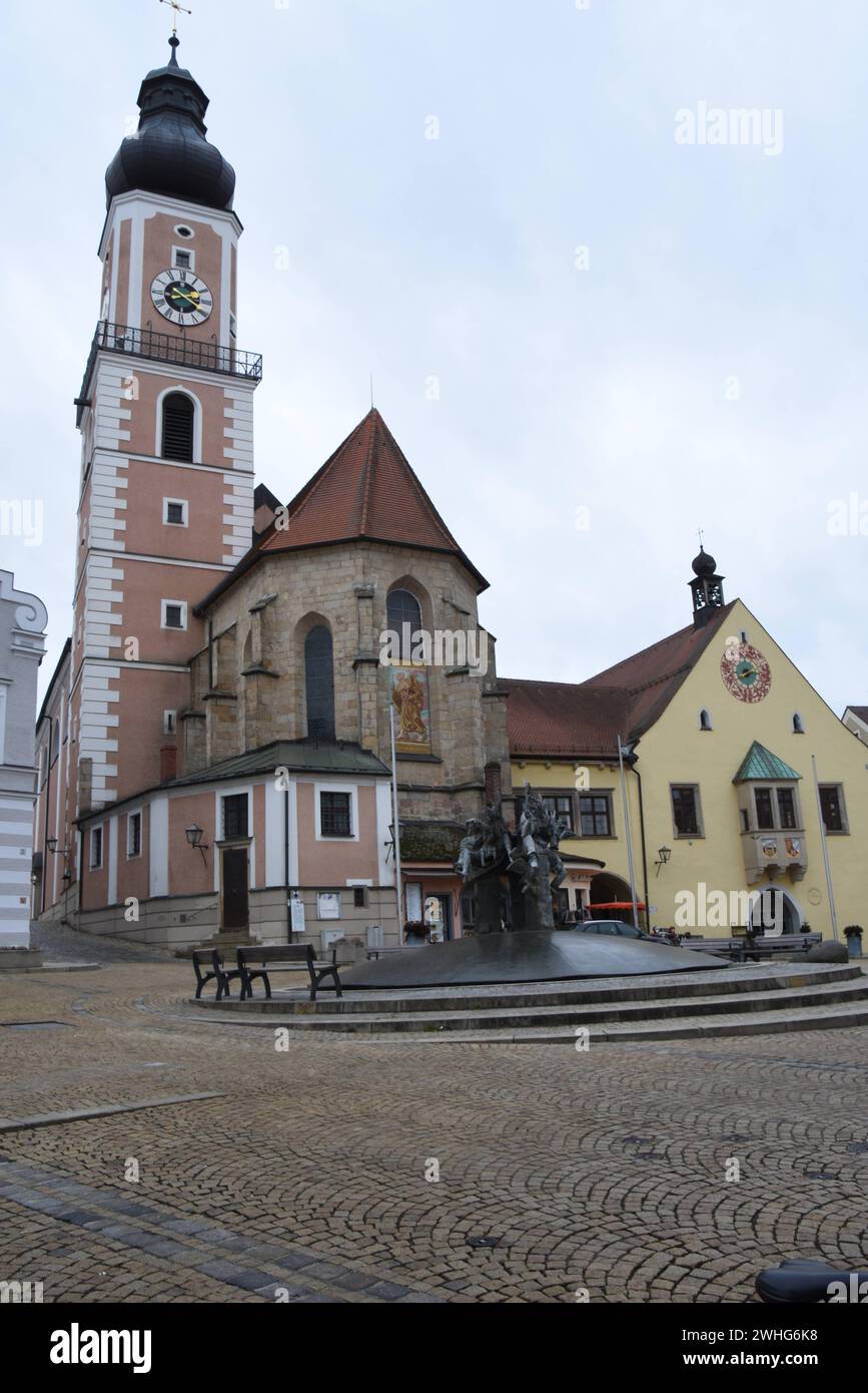 Pfarrkirche St Jakob -Marktplatz Brunnen -Rathaus Cham/0pf 06.02.2024 ...