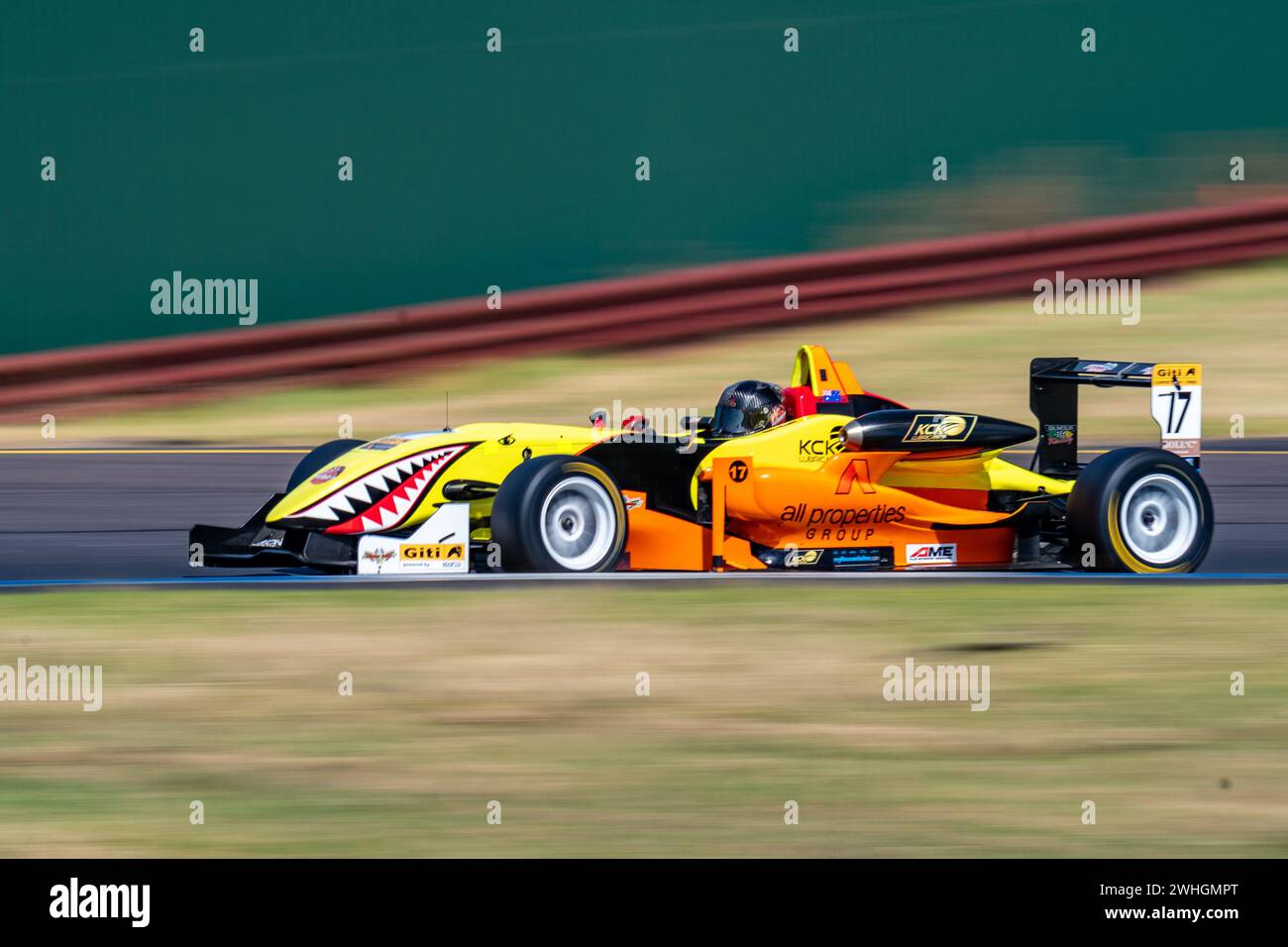 Sandown Park, Australien. Februar 2024. Kyle Evans (#17) navigiert in Runde 3 während der Qualifikation für die Giti Australian Formula Open am Samstag beim Shannon’s Speed Series Race Sandown Credit: James Forrester/Alamy Live News Stockfoto