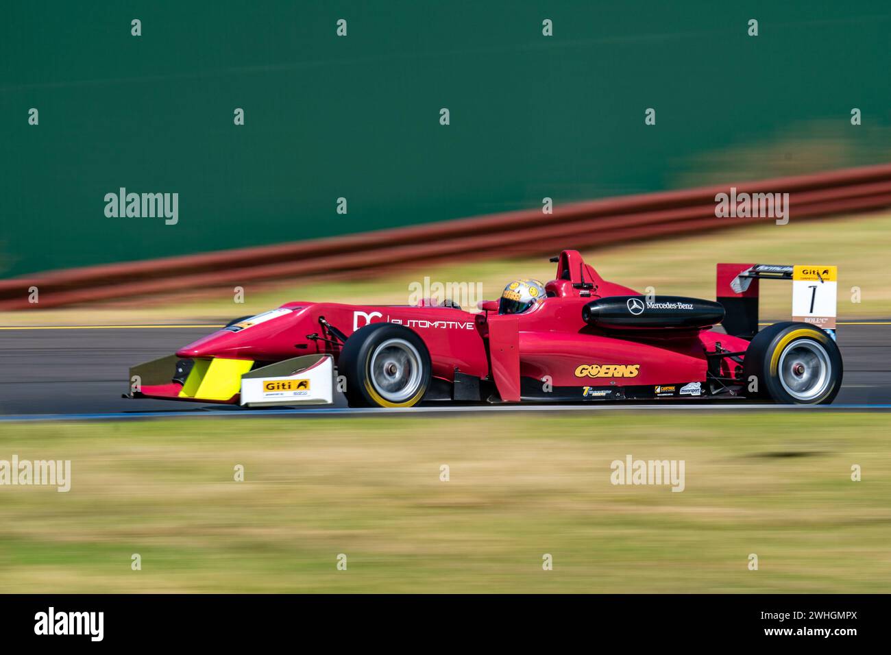 Sandown Park, Australien. Februar 2024. Trent Grubel (#1) navigiert während der Qualifikation für die Giti Australian Formula Open am Samstag beim Shannon’s Speed Series Race Sandown Credit: James Forrester/Alamy Live News in Runde 3 Stockfoto
