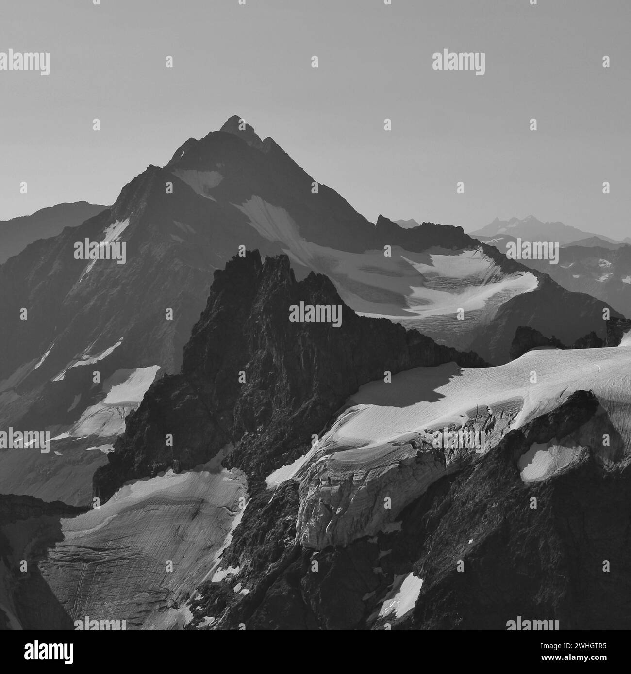Majestätischer Berg Sustenhorn vom Titlis aus gesehen. Stockfoto