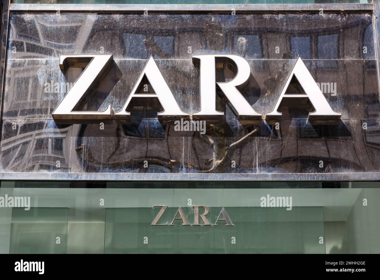 Zara-Markengeschäft mit Logo auf der KÃ¶nigstraÃŸe in Stuttgart, Deutschland Stockfoto