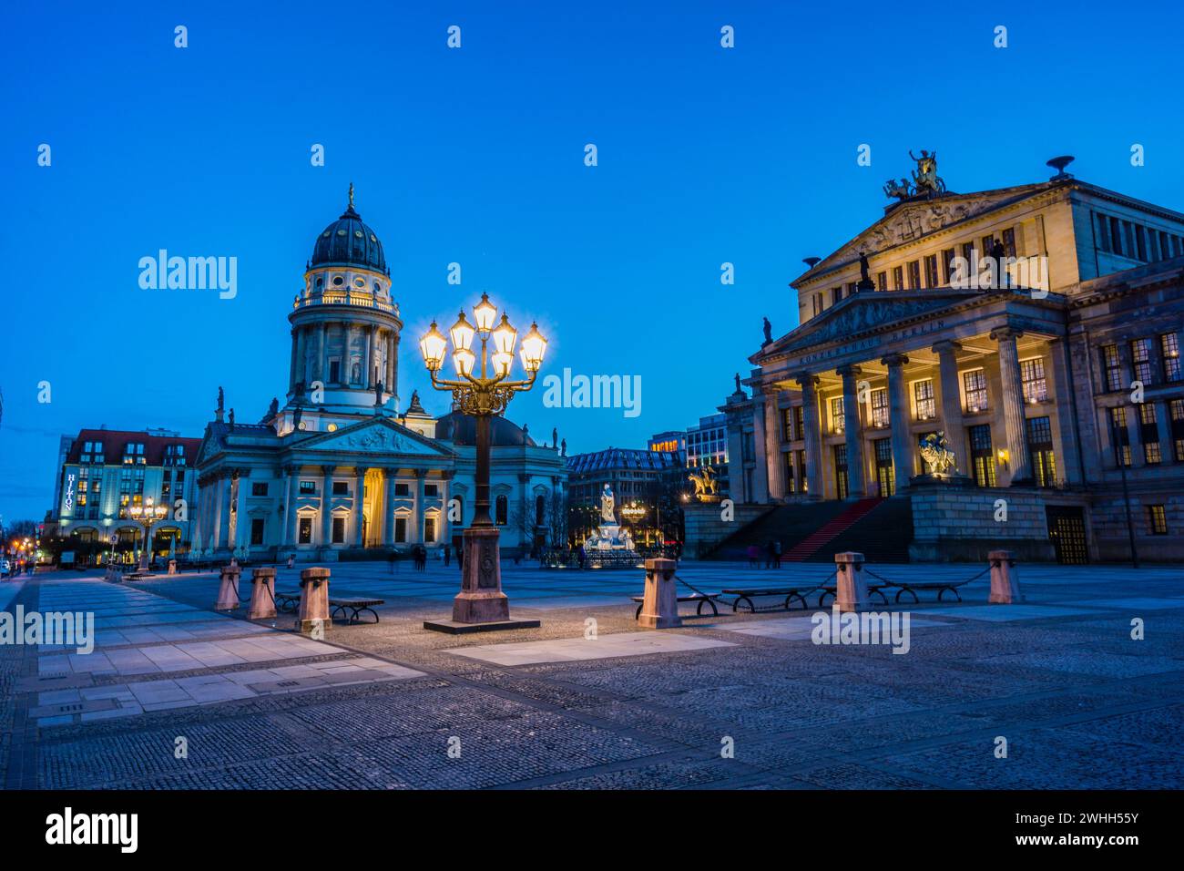 Konzerthaus y Deutscher Dom (Kathedrale Alemana). Gendarmenmarkt (Mercado de los gendarmes). Berlin Stockfoto