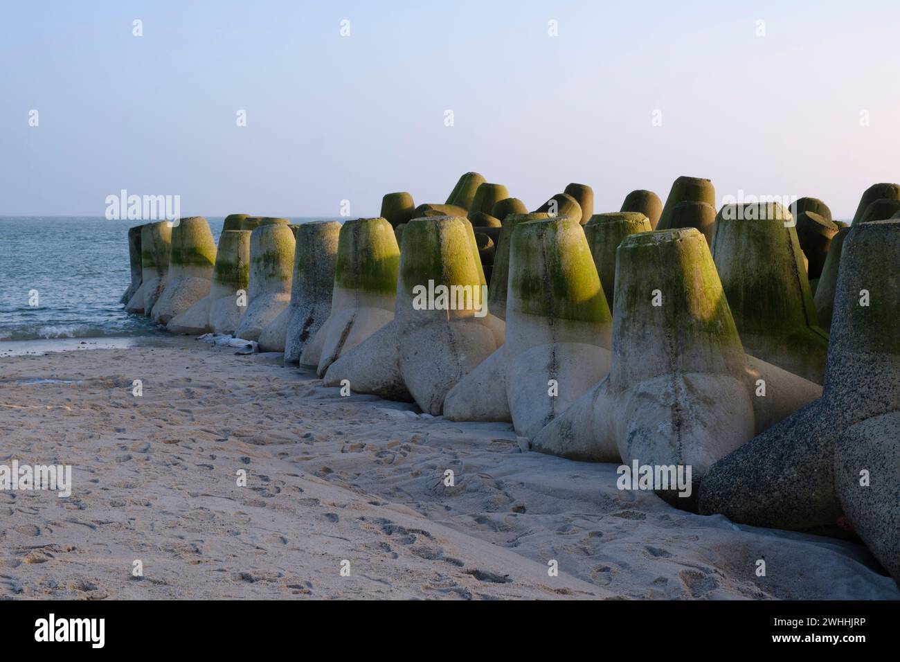 Wellenbrecher an der Küste von Sylt Stockfoto