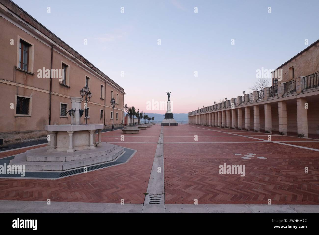Piazza IV Novembre, Teggiano, Kampanien, Italien Stockfoto